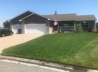 636 E Plantation Rd, Maize, KS 67101