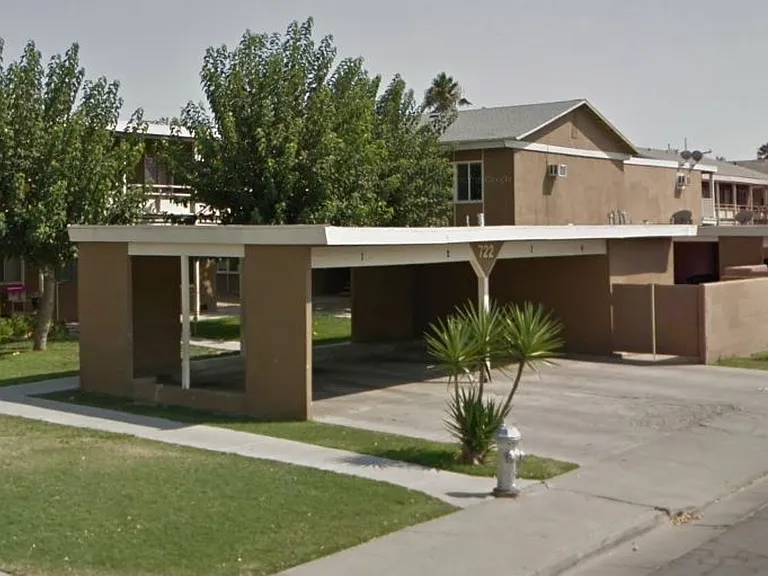 728 Illinois Ave — Photo 10