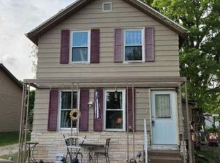 607 E 6th St, Delavan, IL 61734