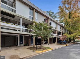 11512 Maple Ridge Rd, Reston, VA 20190