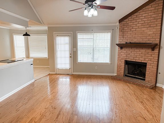 3rd image of 2288 Lake Hill Ct