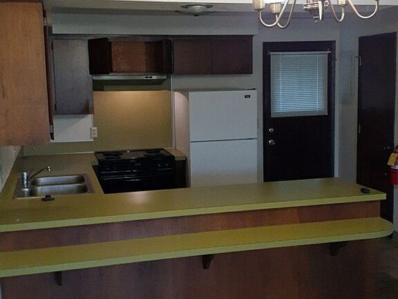 4th image of 218 SE Clark Ave APT 6