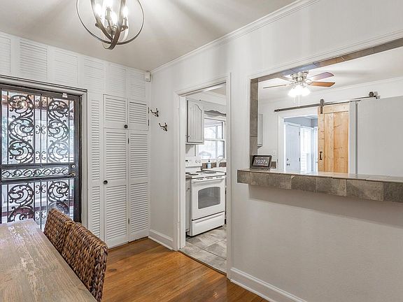 5th image of 219 Hunt Ave