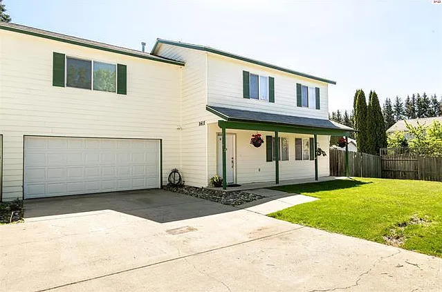 1611 Cedar St