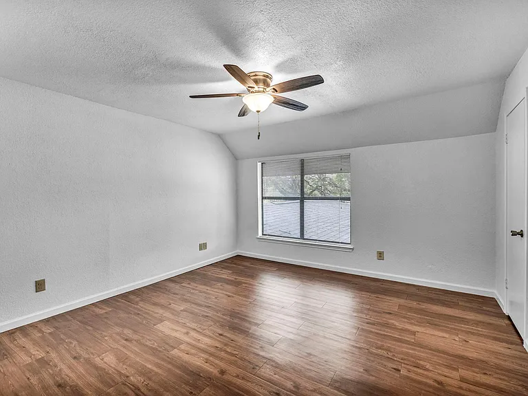 Upstairs Bedroom 2