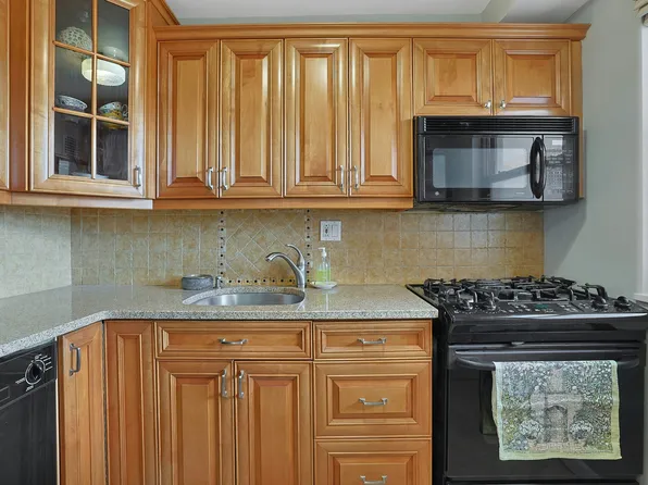 4705 Henry Hudson Parkway image 12 of 22