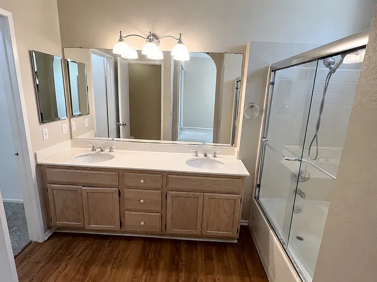 102 Santa Barbara Ct — Photo 21