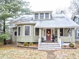 6103 Woodmont Ave, Cincinnati, OH 45213