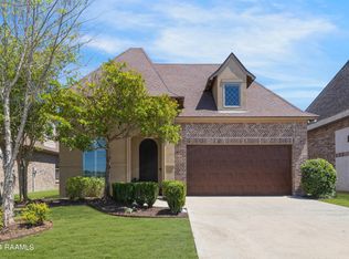 201 Golden Cypress Dr, Youngsville, LA 70592