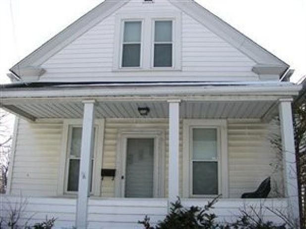 1st image of 715 W 20th St
