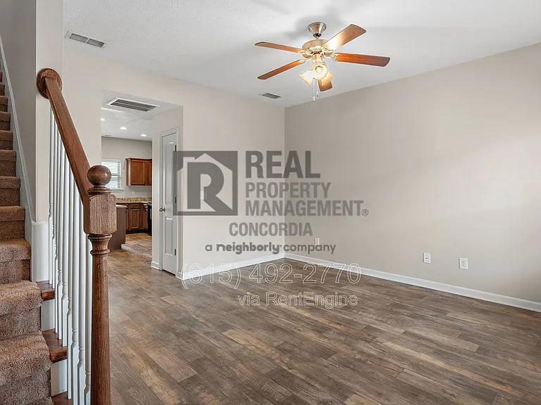 1702 Sprucedale Dr — Photo 6