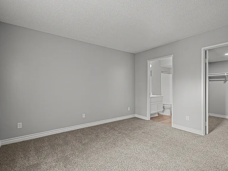 La Sierra Apartments — Photo 43