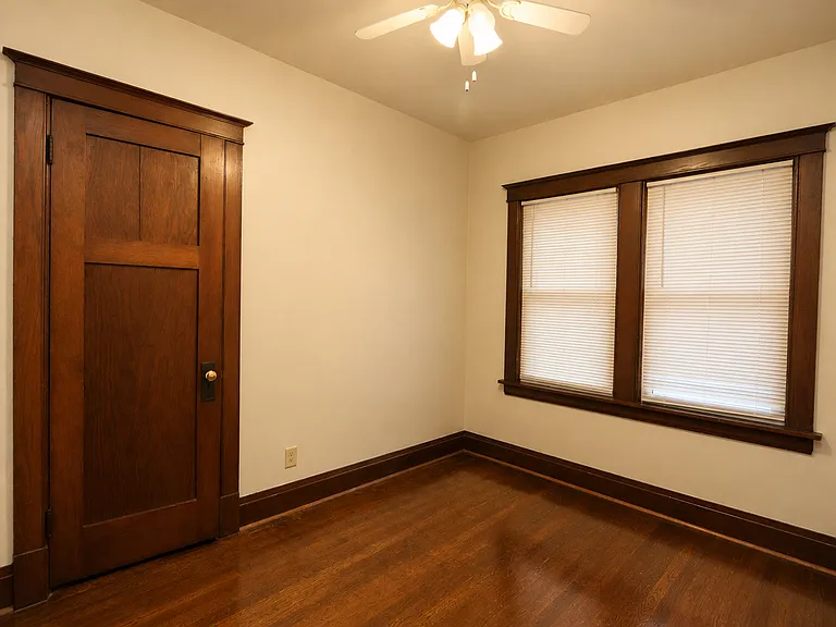 416 W Jackson St — Photo 16