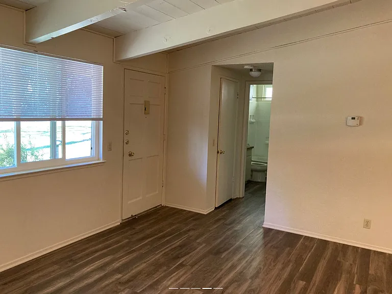 Lassen Villa Apartments — Photo 30