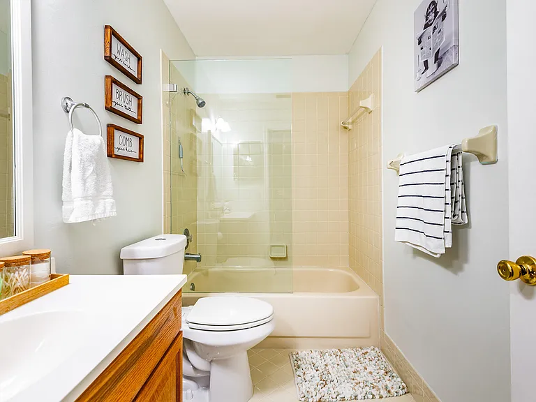 740 SE 1st Way #101 — Photo 29