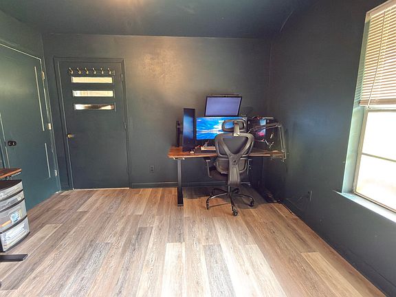 4th image of 1209 Moody Ln
