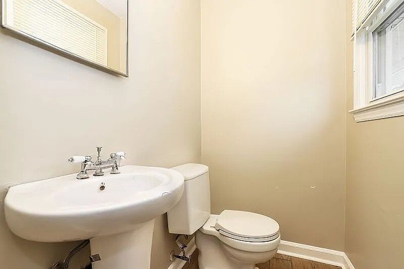 1st image of 112 Kinnley Ct #1