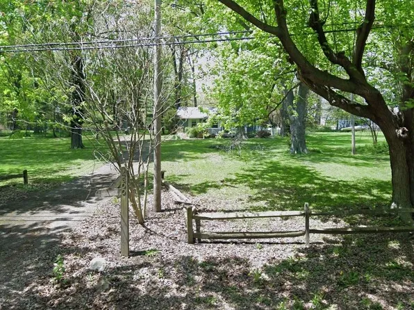 4500 Rambler Dr, Mentor, OH 44060