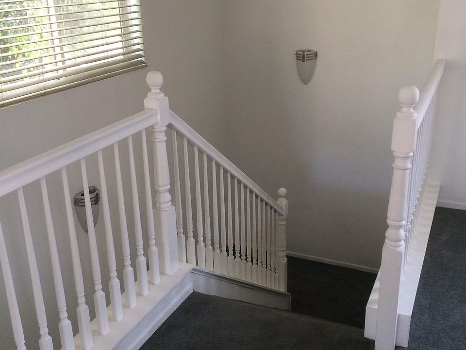 2nd image of 119 Douglas St
