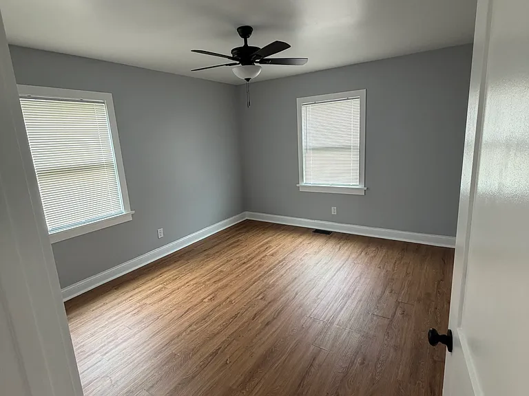 1623 Kenneth Ave — Photo 13
