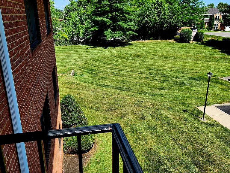 1635 Edgewood Pl #204 — Photo 27