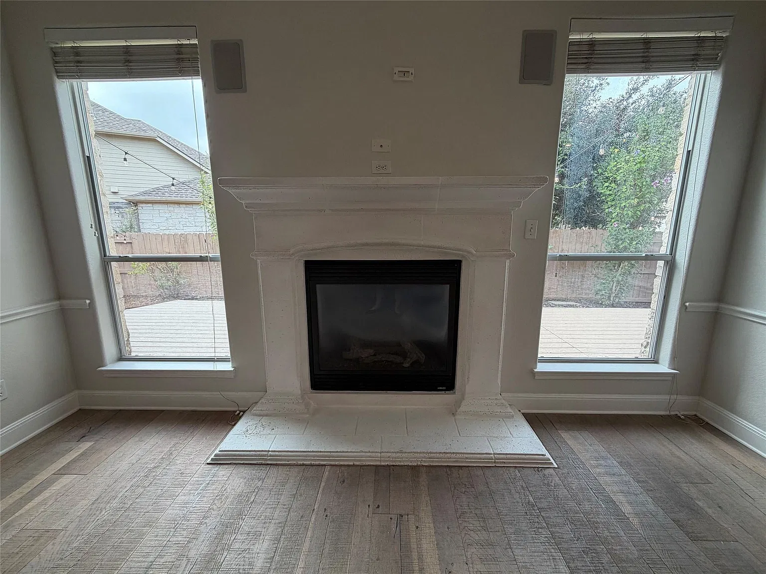 4 bed, 2.0 bath, 2106 sqft, $2,700 — Photo 4