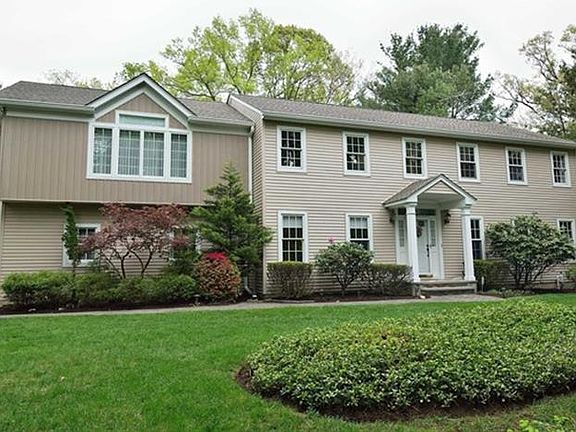 2nd image of 576 Echo Glen Ave