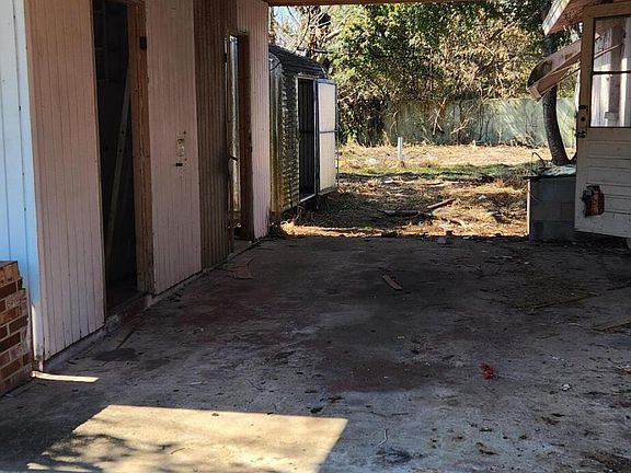 3rd image of 1011 Montclair Rd