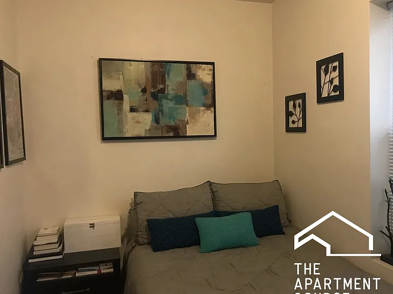 2063 N Leavitt St #2 — Photo 8