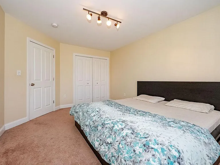 25 Village Dr — Photo 25