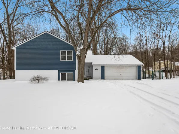 6620 Aberdeen Dr, Dimondale, MI 48821