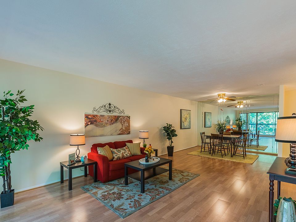 Living room & dining room!