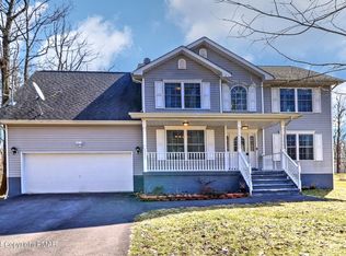 8145 Mayfair Rd, Tobyhanna, PA 18466