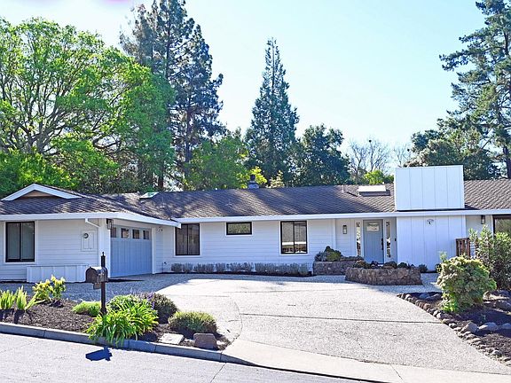 4th image of 46 Tam O Shanter Rd