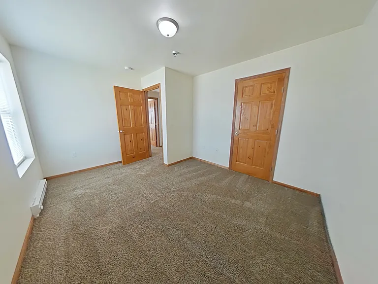 Eagle Point Apartments — Photo 33
