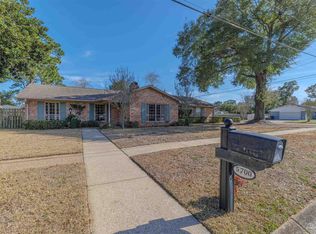 5700 Adelyn Rd, Pensacola, FL 32504