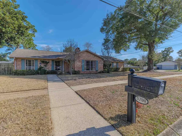 5700 Adelyn Rd, Pensacola, FL 32504