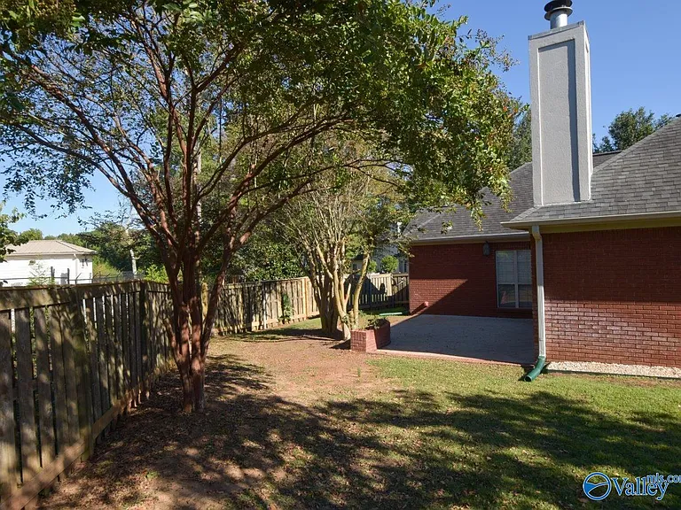 118 Canterbury Dr — Photo 22