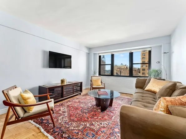 11 Riverside Drive 11VE image 1 of 13