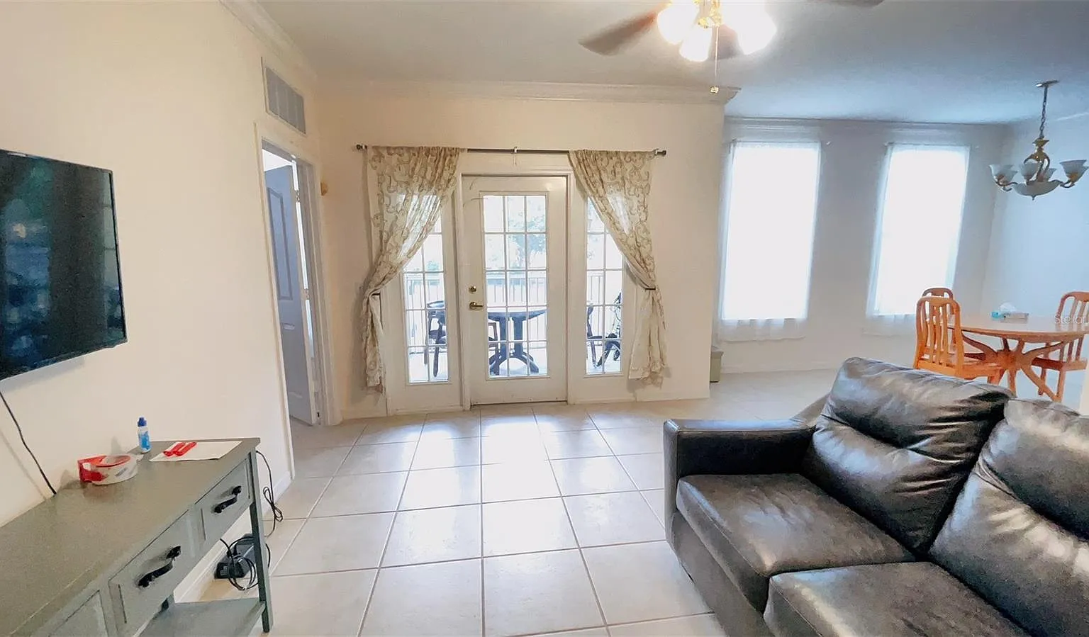 2 bed, 1192 sqft, $1,650 — Photo 2