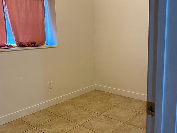 5th image of 4832 Bitter Root Dr