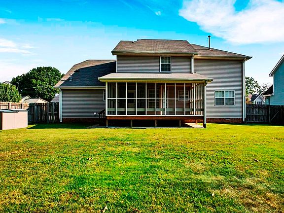 3rd image of 1618 Brook Manor Dr