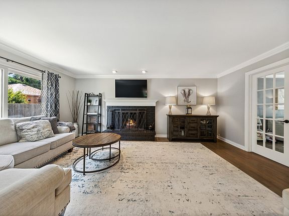 5th image of 905 Santa Rosa Ave
