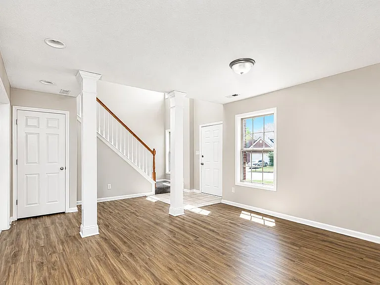 565 Wellington Gardens Dr — Photo 6
