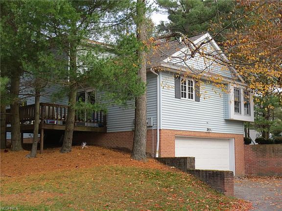 3rd image of 98 Burlington Oval Dr