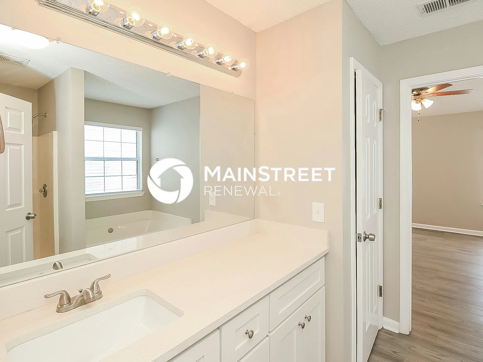 210 Teak Ln — Photo 4