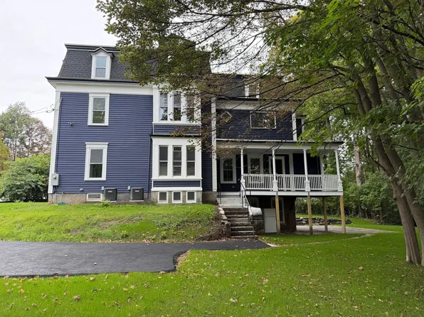 51 Grove Ave, Leominster, MA 01453