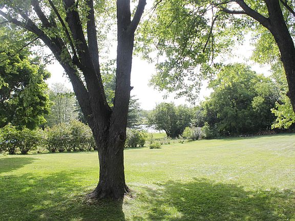 3rd image of W142N7025 Oakwood Dr
