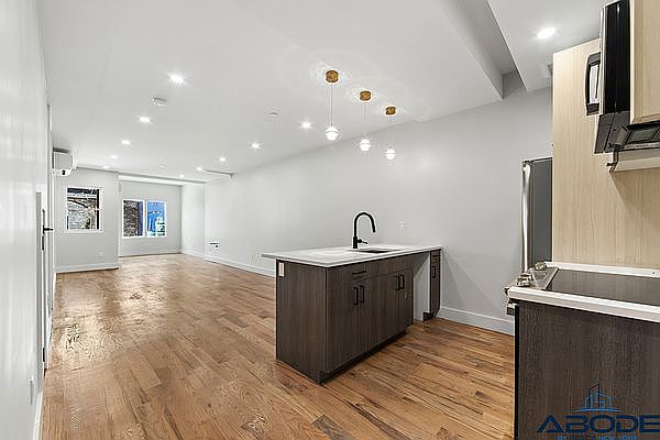 1st image of 244 Montrose Ave APT 1