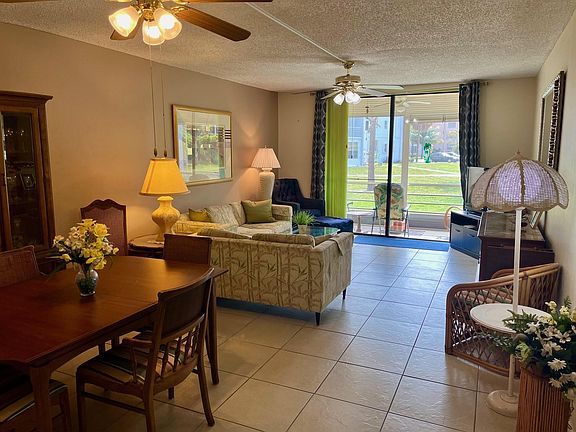 5th image of 2860 Somerset Drive #114K